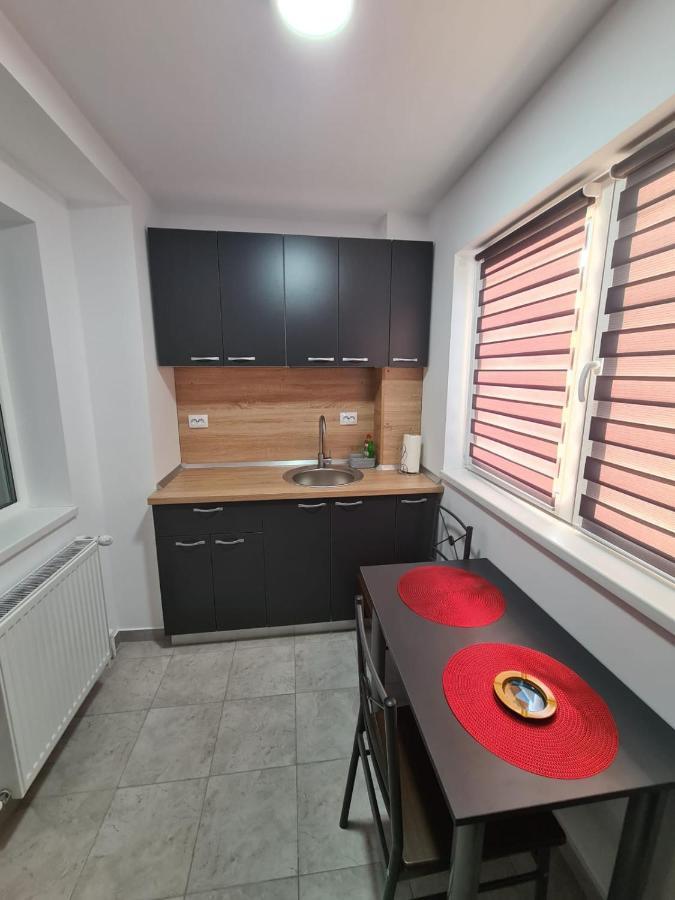 Appartamento Garsoniera Luxury Kevin Piteşti Esterno foto