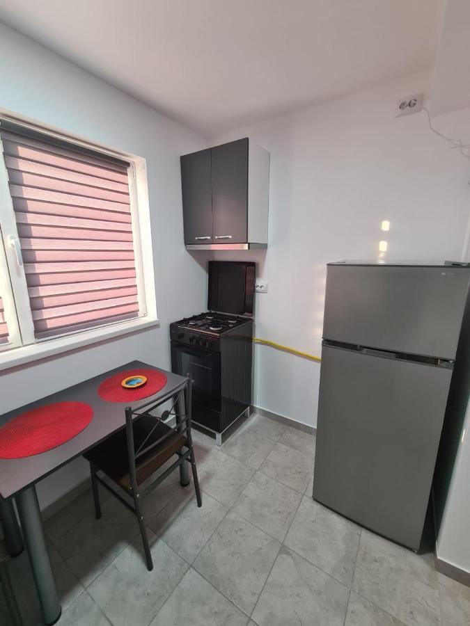 Appartamento Garsoniera Luxury Kevin Piteşti Esterno foto