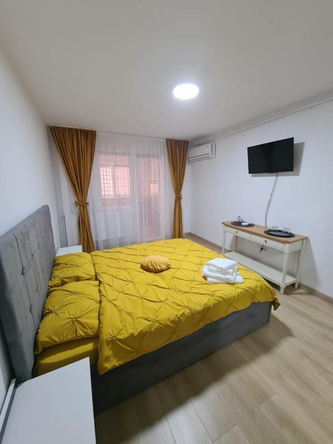 Appartamento Garsoniera Luxury Kevin Piteşti Esterno foto